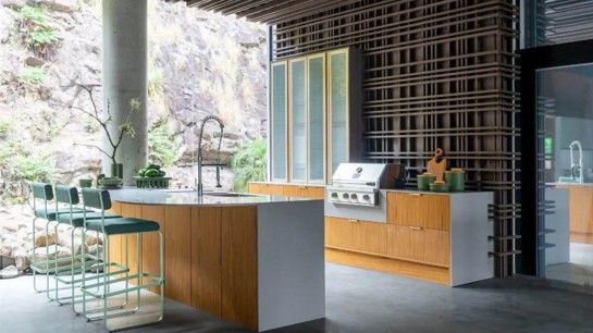 Transforme arte em investimento com móveis bem planejados.